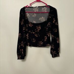 Black Crop Fitted Puff Sleeve Blouse